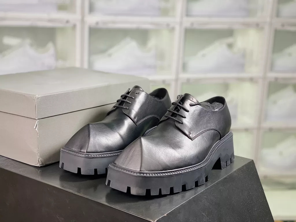 Balenciaga - The World's Most Popular Fashion Shoes 26