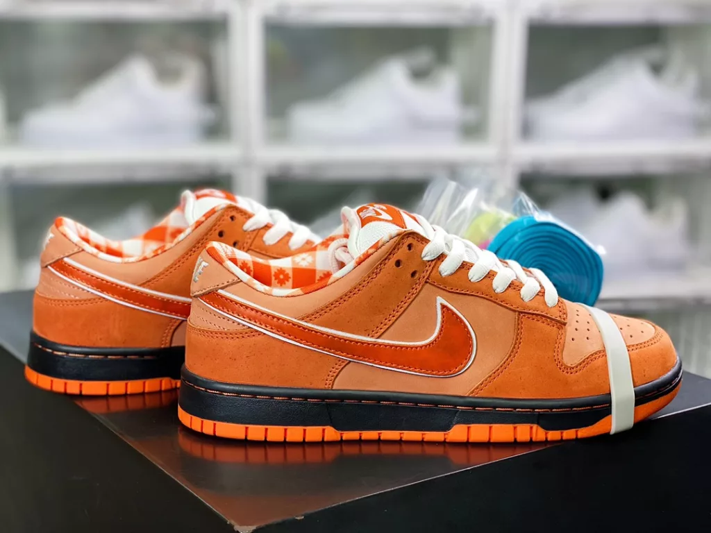 Boston Famous Shoe Store Heavyweight Co branded Concepts x SB Dunk Low 