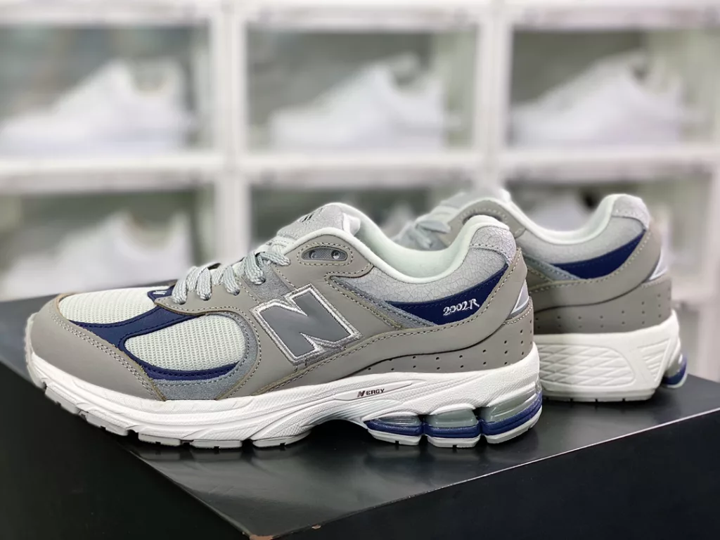 The retro flavor is too correct. Cooperate with the South Korean street brand Thisisneverthat x NB New Balance ML2002 series retro dad style leisure sports jogging shoes 