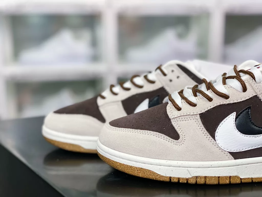 SB Dunk Low SE 