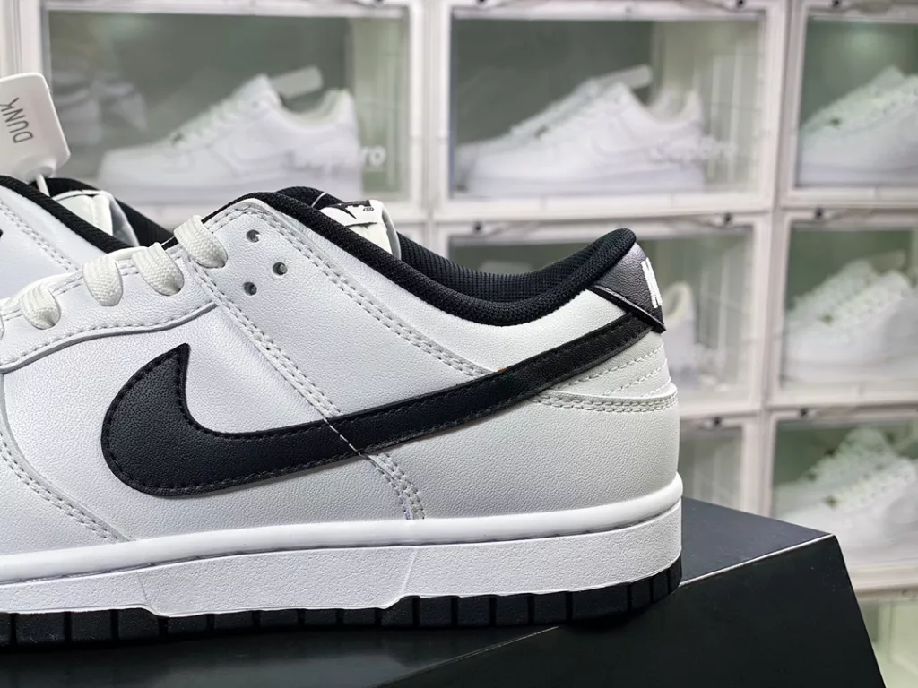 New Nike WMNS SB Dunk Low 