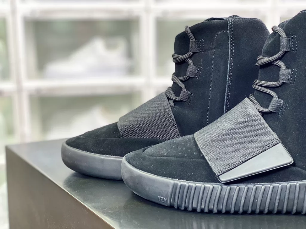 Kanye West x Originals YEEZY BOOST 750 