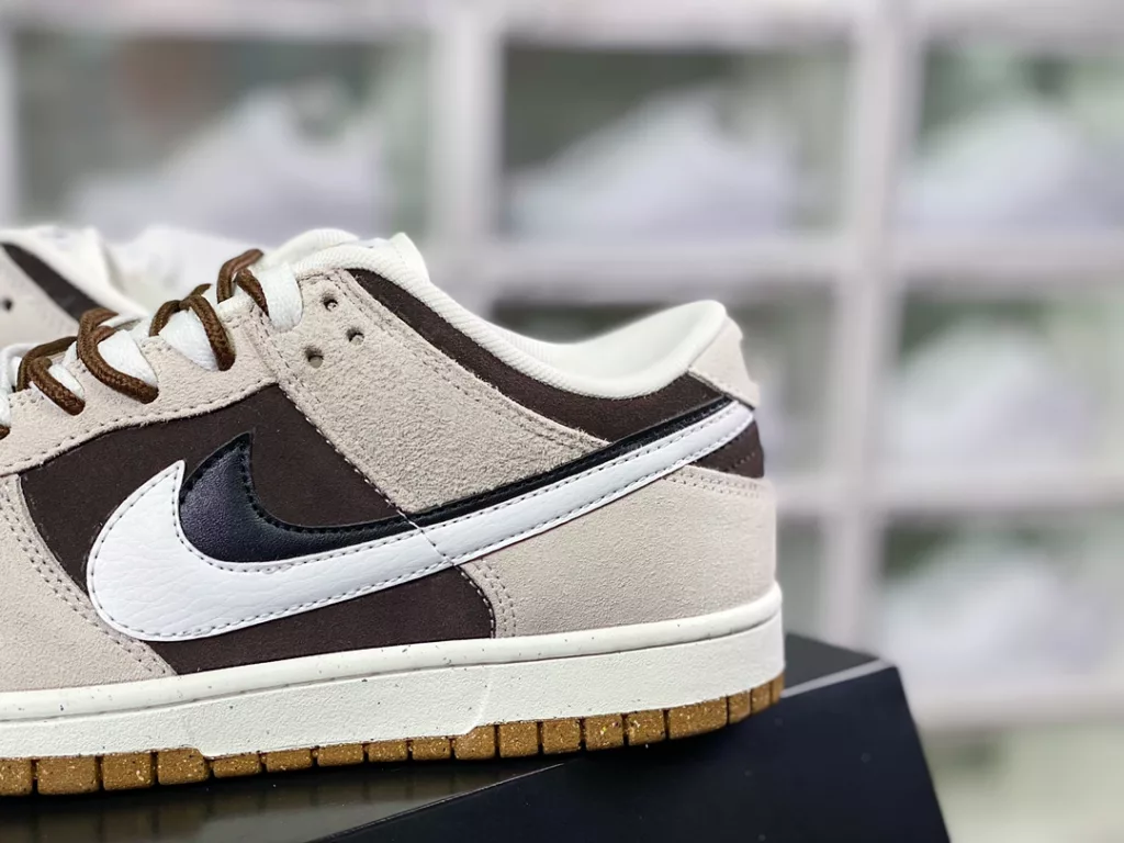 SB Dunk Low SE 