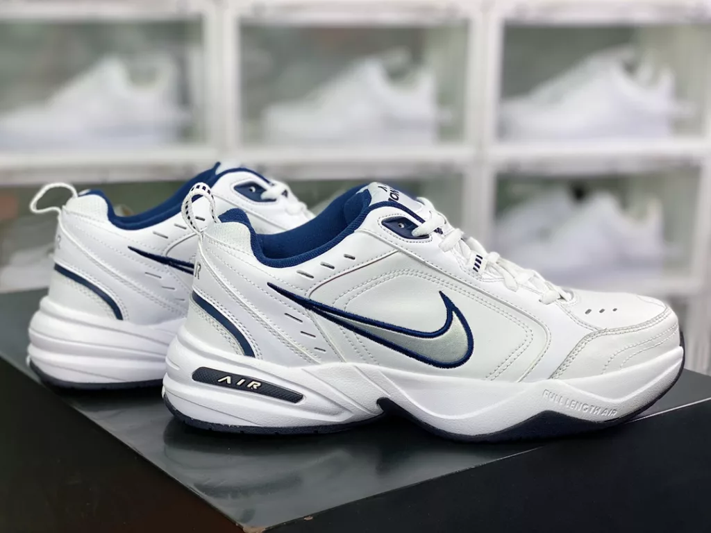 Nike Air Monarch IV 