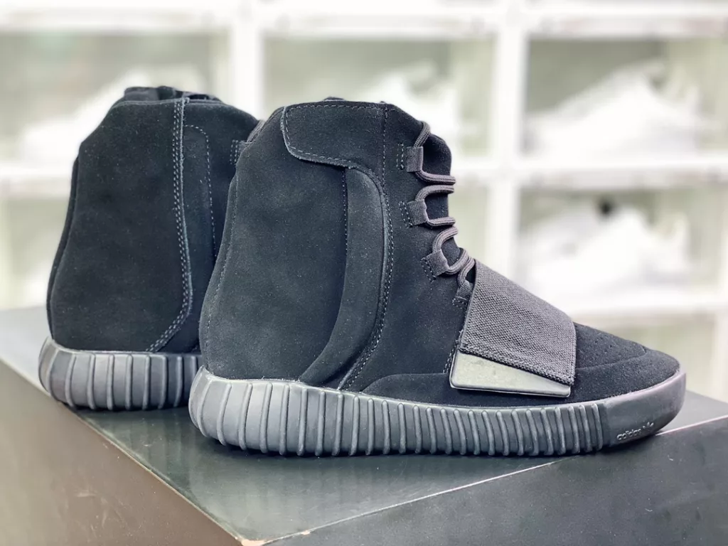 Kanye West x Originals YEEZY BOOST 750 