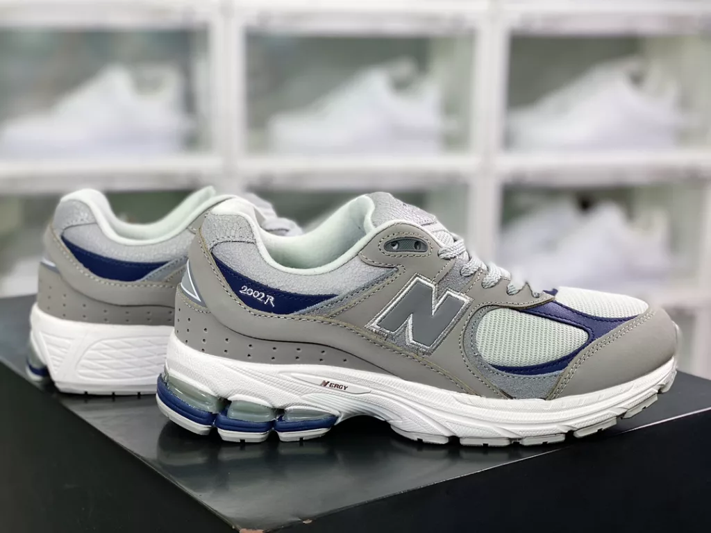 The retro flavor is too correct. Cooperate with the South Korean street brand Thisisneverthat x NB New Balance ML2002 series retro dad style leisure sports jogging shoes 