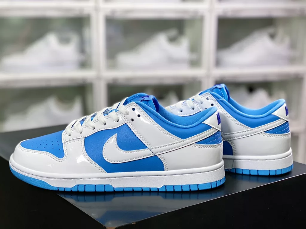 Nike WMNS SB Dunk Low 