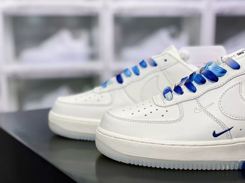 Nike Air Force 1'07 LV8 EMB 