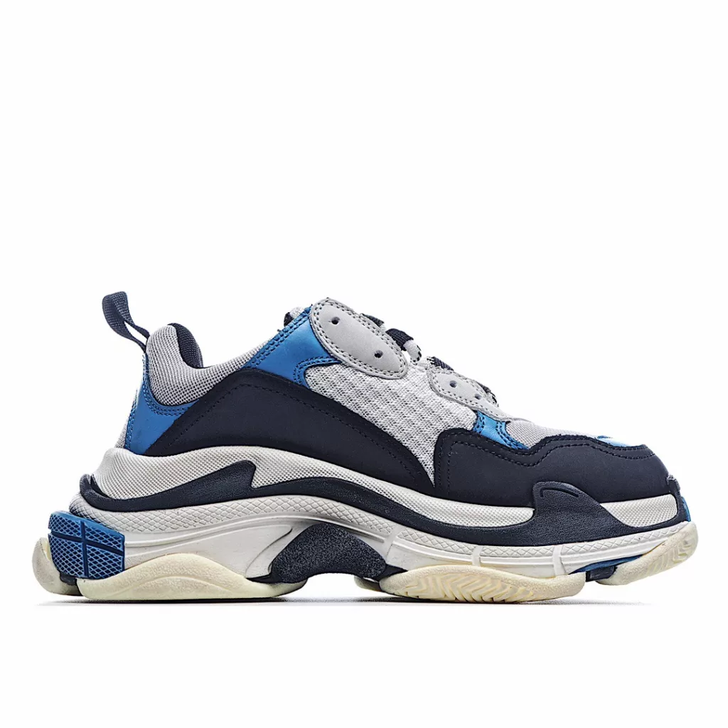 Company level original box Balenciaga Triple S Balenciaga Dad's shoes 1.0, breakthrough in eight layer sole, impossible to debut original sole eight layer combination Balenciaga does not make any comparison, seeing is believing 9