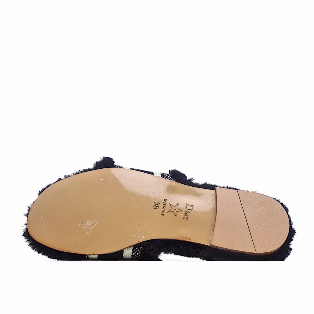 DIOR Dior's new autumn and winter wool mop, genuine wool electric embroidered logo wool mop, foot pad top layer waxed cowhide fabric material: wool, welcome to taste the bottom: Italian imported genuine leather bottom size: 35-40