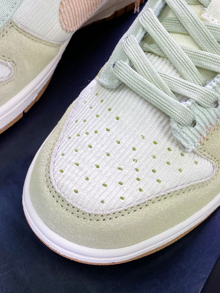 The all-new Nike WMNS SB Dunk Low 