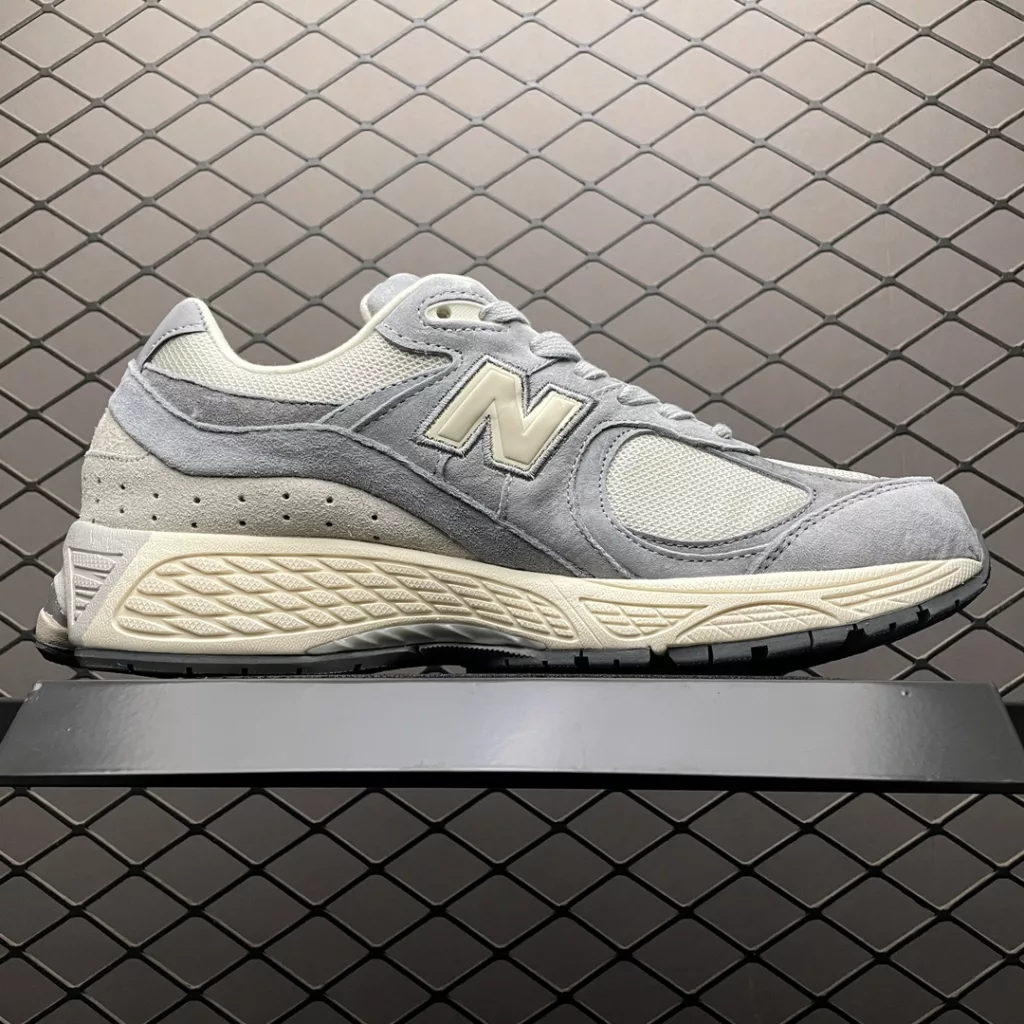 Local self taken New Balance New Balance M2002RLN retro casual running shoes company level quality combination outsole size: 36 37 37.5 38 38.5 39.5 40 40.5 41.5 42 42.5 43 44 44.5 45