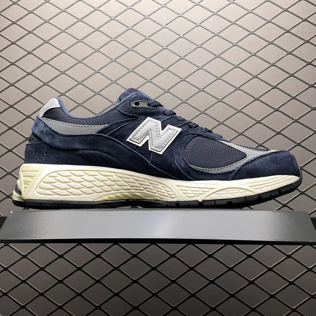 Local self taken New Balance New Balance M2002RLN retro casual running shoes company level quality combination outsole size: 36 37 37.5 38 38.5 39.5 40 40.5 41.5 42 42.5 43 44 44.5 45