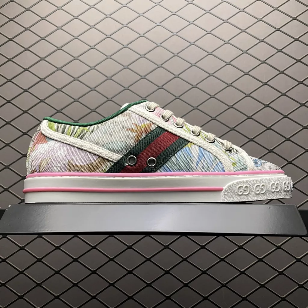 Local self sourced online shopping for Gucci Tennis 1977 series low top casual board shoes, high-end retail for quality, official synchronization, new color matching, exclusive launch, highest version available on the market, full set of original shoe development, cabinet packaging and accessories, size: 35 36 37 38 39