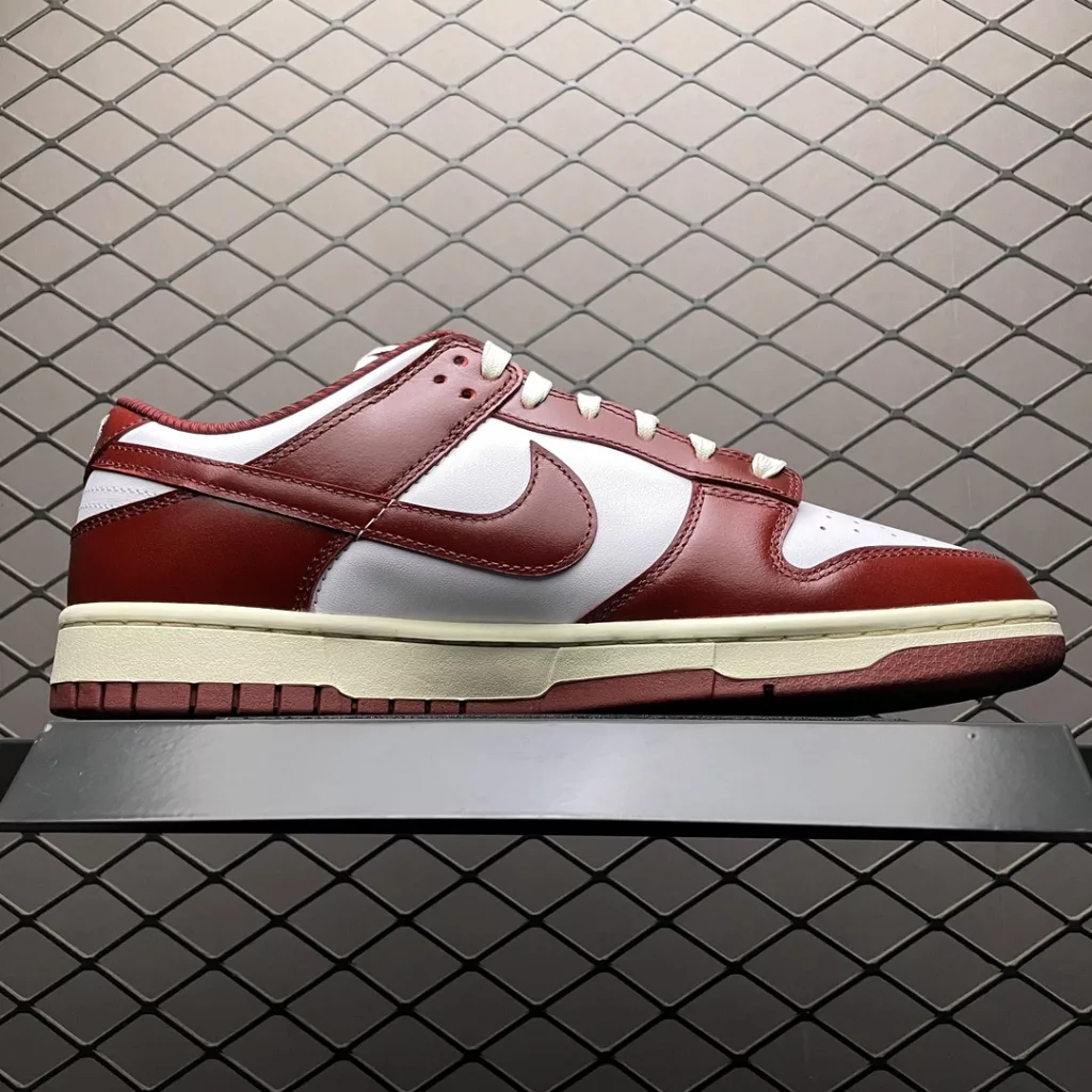 The original version of NK Dunk Low 