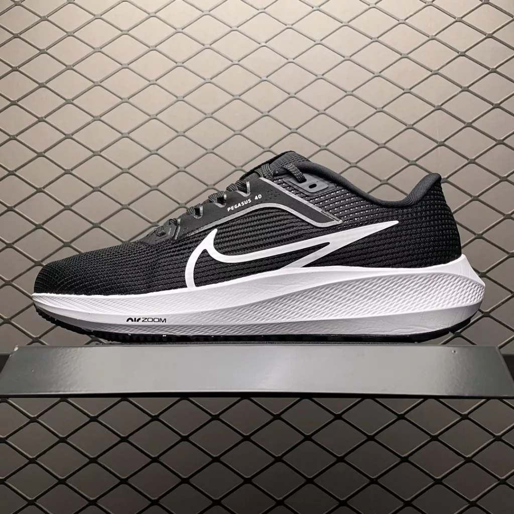 Locally sourced NK Air Zoom Pegasus 40 breathable and cushioned running shoe DV3853-001 company grade quality with built-in Zoom air cushion for very direct rebound effect Size: 36 36.5 37.5 38 38.5 39 40 40.5 41 42 42.5 43 44 44.5 45