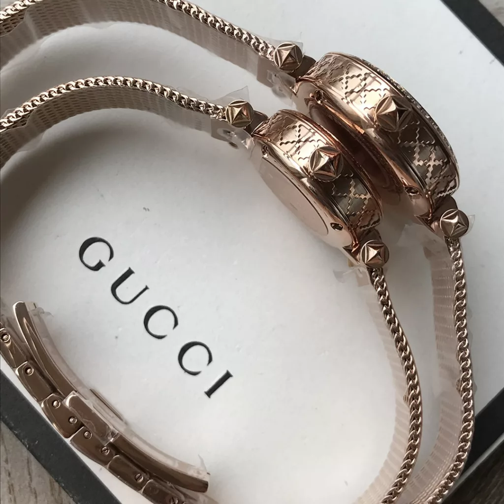 Gucci Baselworld new favourite, new design, natural mother-of-pearl face, delicate mesh band, original Swiss quartz, large parts original out, small 22 ~ medium ~ 27mm diameter, with full package out!