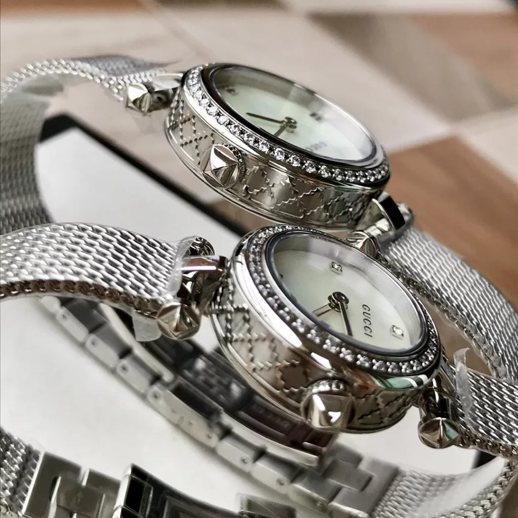 Gucci Baselworld new favourite, new design, natural mother-of-pearl face, delicate mesh band, original Swiss quartz, large parts original out, small 22 ~ medium ~ 27mm diameter, with full package out!