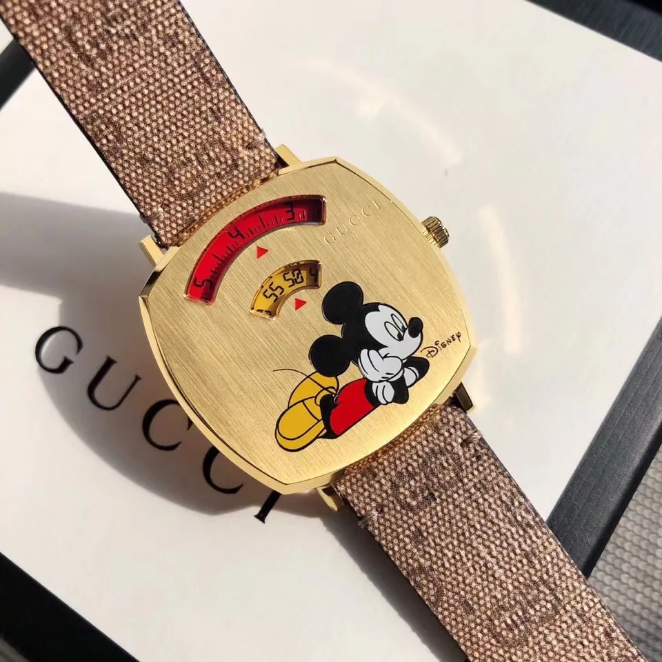 The Gucci Grip Mickey Mouse watch was presented at Gucci Milan Fashion Week. With its large size of 38mm, clear eyes and clean, pure eyes, the Gucci Grip is a vintage watch. Available in-store