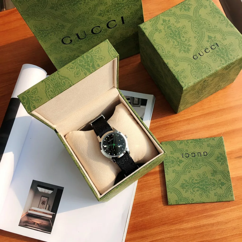 Original large stock in three colours, Gucci G-TIMELESSGucci collection, unisex model, 38mm diameter, glareproofed sapphire glass, 316 stainless steel case, double G embroidered nylon strap, cosmic star dial design, simple and generous, original Swiss ETA movement, new complete set out.