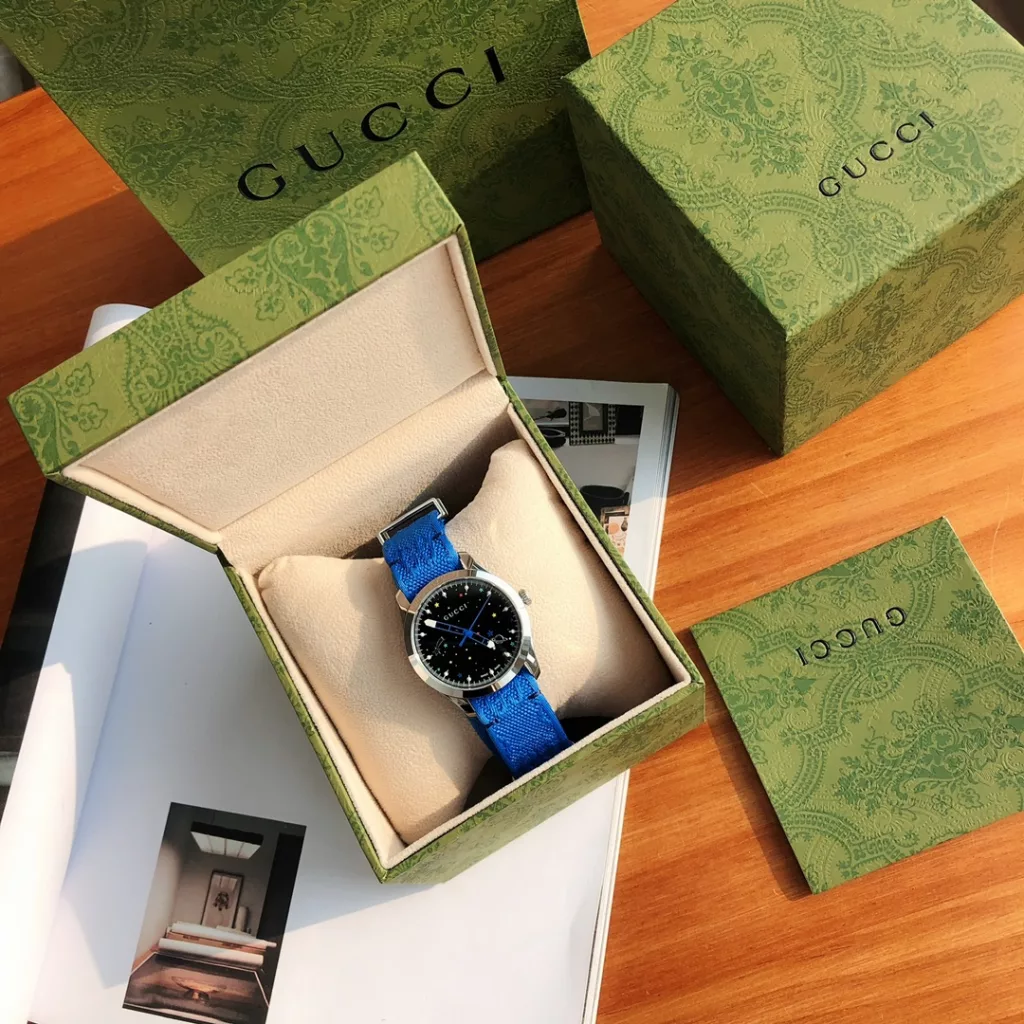 Original large stock in three colours, Gucci G-TIMELESSGucci collection, unisex model, 38mm diameter, glareproofed sapphire glass, 316 stainless steel case, double G embroidered nylon strap, cosmic star dial design, simple and generous, original Swiss ETA movement, new complete set out.