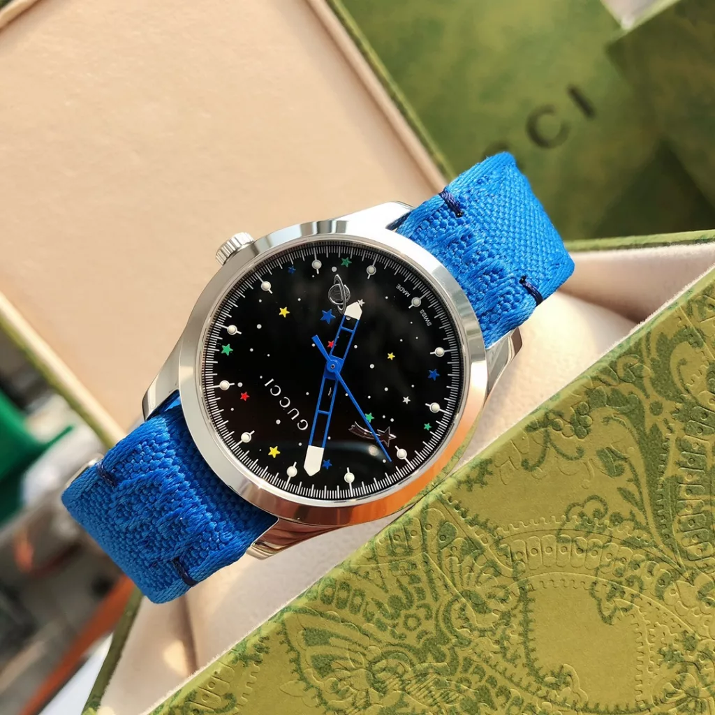 Original large stock in three colours, Gucci G-TIMELESSGucci collection, unisex model, 38mm diameter, glareproofed sapphire glass, 316 stainless steel case, double G embroidered nylon strap, cosmic star dial design, simple and generous, original Swiss ETA movement, new complete set out.