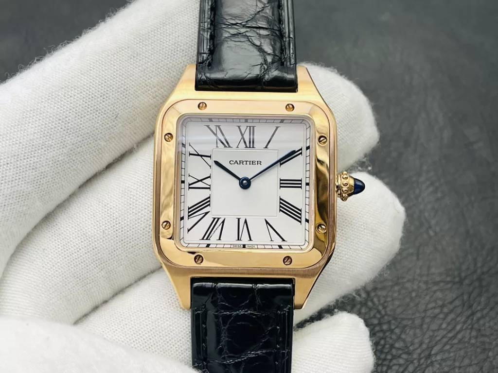 Car. Cartier SANTOS-DUMONT collection WSSA0022 couple's watch! top configuration: 316L steel - silver-plated frosted dial! Hardened sword-shaped blued steel hands! Swiss quartz for precision and stability with no return! Diameter 43.5 x 31.4 mm for the medium and 38 x 27.5 mm for the small!