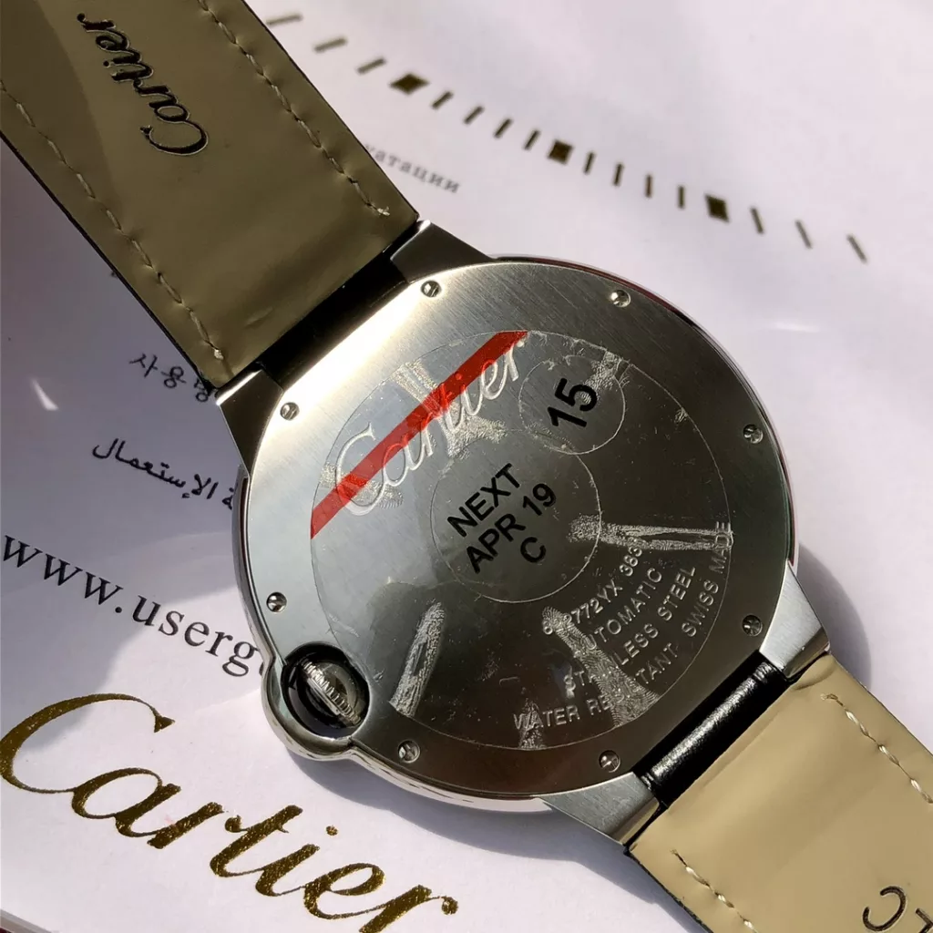 Cartier Blue Balloon, men's size ~ 42mm, the exact same case set strap, even each accessory can be interchanged with the authentic, fully automatic mechanical movement, to do the same with the counter each piece has an independent identity number, double divine sapphire crystal fisheye glass, high definition sunray silver plated panel 1600 degrees Celsius quenched and made of burnished steel blue needle, drum-shaped handle jewel full penetration of blue light, are truly perfect to every detail!