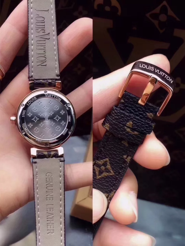 Lv Louis Vuitton Size: 33mm, thickness: 9mm Top diamonds each hand-set, selected steel straps, ️ make the watch look more classy and give you a satisfactory watch