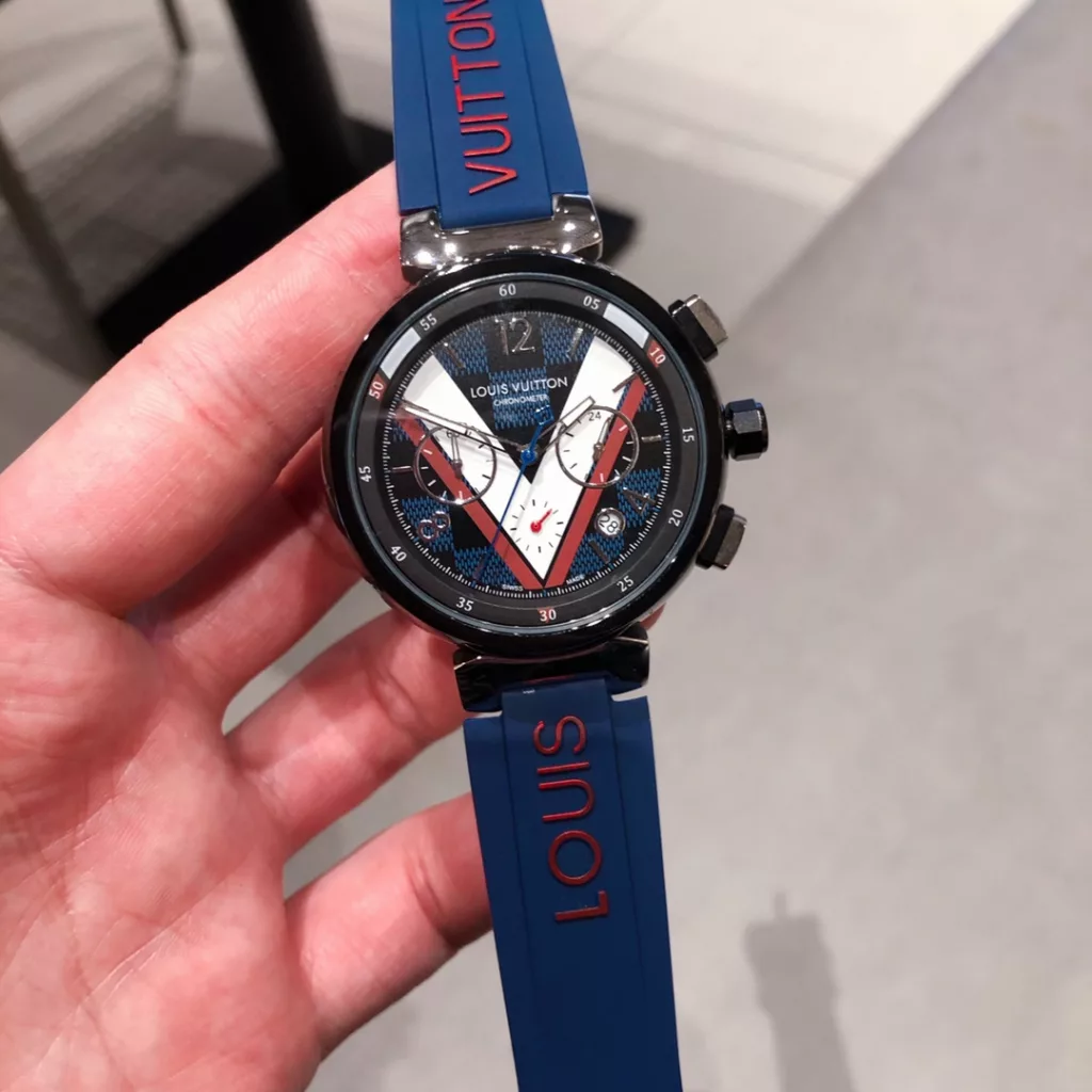 Lv Louis Vuitton Size: 33mm, thickness: 9mm Top diamonds each hand-set, selected steel straps, ️ make the watch look more classy, give you a satisfactory watch Sincerity