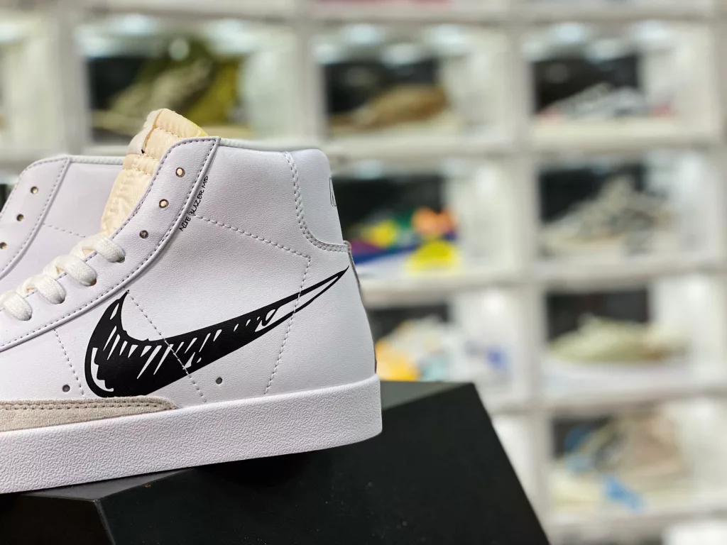 Nike Blazer Mid Versatile Piece Company level Strongest Nike Blazer Trailblazer ‼️ The timeless trend of IP craftsmanship, fine needle stitching, and wiring all follow the original shoe label, the original box, and the pure original shoe upper pulled back from Qingdao QT, LX3, factory made in 10