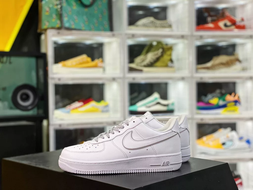 Overseas limited sales of company level Kiss x Nike Air Force 1 Low 