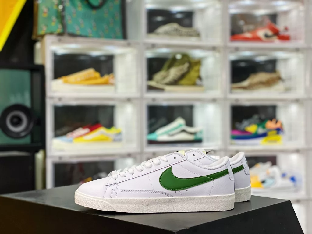 Youth Versatile, Nike Blazer Low LE 