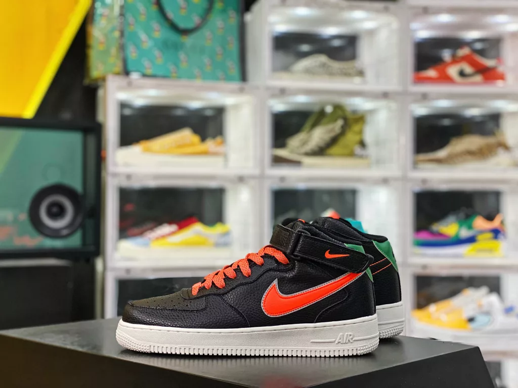 Black Orange Air Force 1'07 LV8 x Stranger Things 