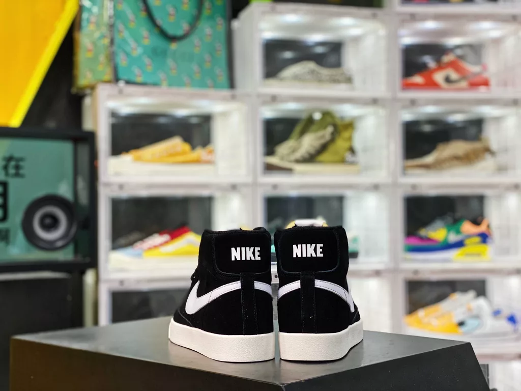 Nike Blazer Mid Versatile Piece Company level Strongest Nike Blazer Trailblazer ‼️ The timeless trend of IP craftsmanship, fine needle stitching, and wiring all follow the original shoe label, the original box, and the pure original shoe upper pulled back from Qingdao QT, LX3, factory made in 10