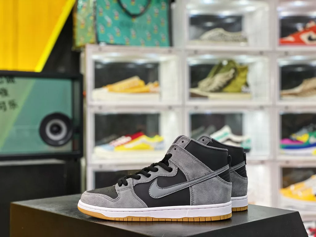 The Nike SB Dunk hi 