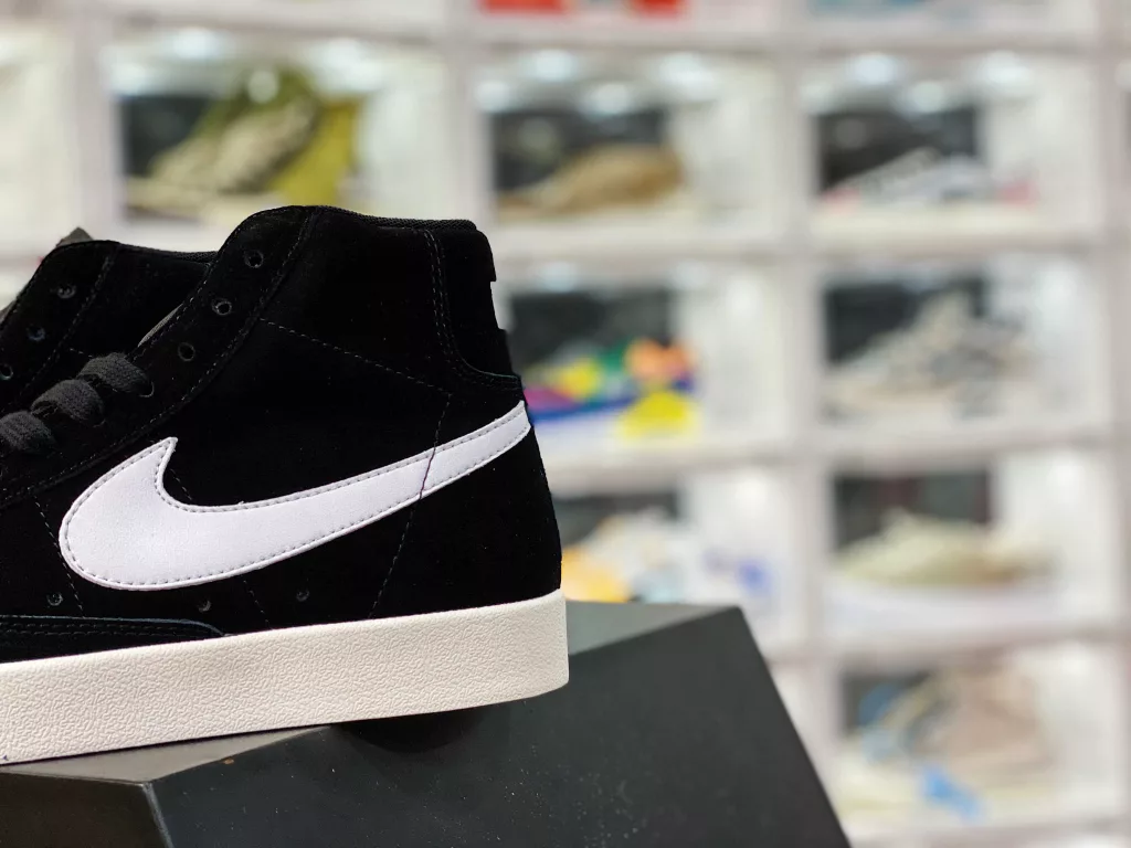 Nike Blazer Mid Versatile Piece Company level Strongest Nike Blazer Trailblazer ‼️ The timeless trend of IP craftsmanship, fine needle stitching, and wiring all follow the original shoe label, the original box, and the pure original shoe upper pulled back from Qingdao QT, LX3, factory made in 10