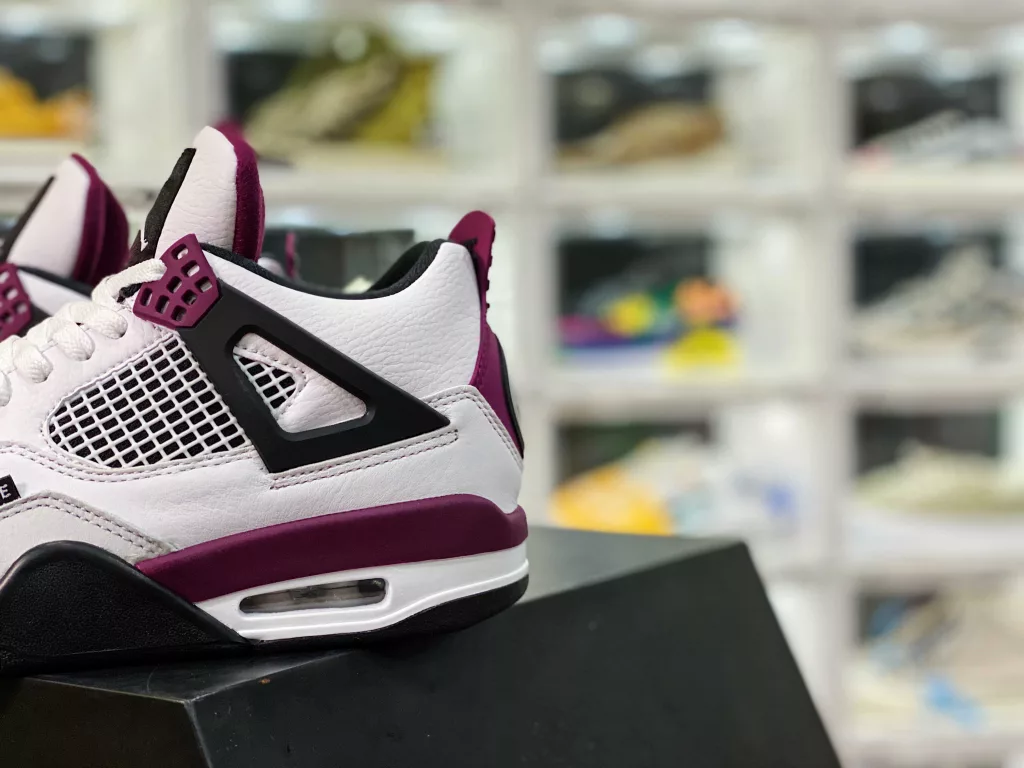 The Air Jordan 4 Retro PSG AJ4 Joe 4 Paris Paris All over White Purple Red Paris Saint Germain Co branded CZ5624-100 # will welcome a more popular Air Jordan 4 shoe this year. One change 10