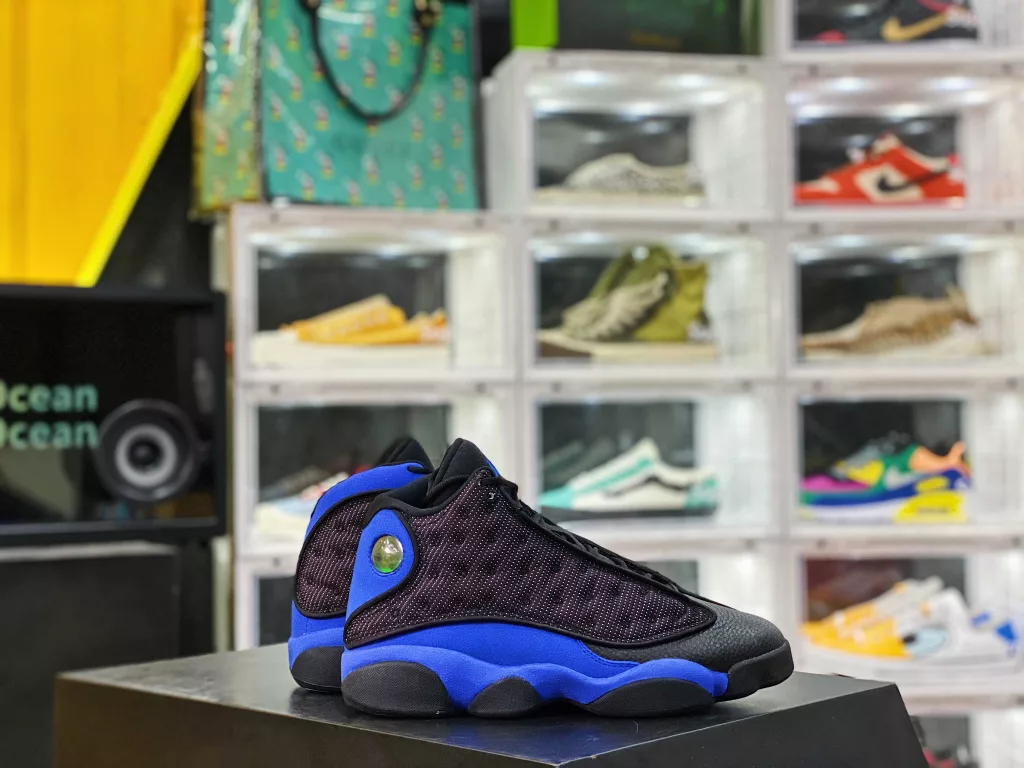 Air Jordan 13 Retro super royal Royal Dongguan factory produces pure original shoes, with almost zero deviation in the development version. Purchase original leather materials, logo, hardware components, and develop private molds at high prices to eliminate fake versions at a glance. # Original shoes 1:110