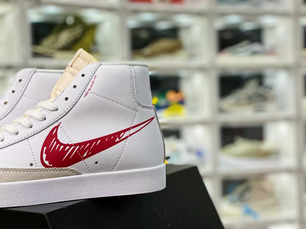 Nike Blazer Mid Versatile Piece Company level Strongest Nike Blazer Trailblazer ‼️ The timeless trend of IP craftsmanship, fine needle stitching, and wiring all follow the original shoe label, the original box, and the pure original shoe upper pulled back from Qingdao QT, LX3, factory made in 10