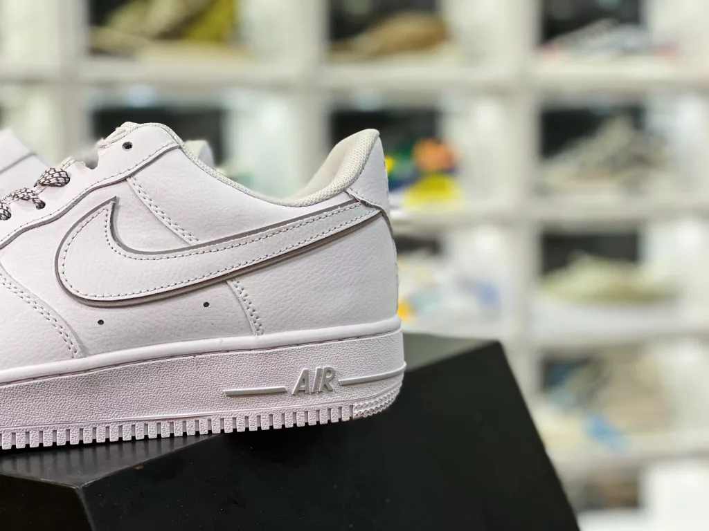 Overseas limited sales of company level Kiss x Nike Air Force 1 Low 