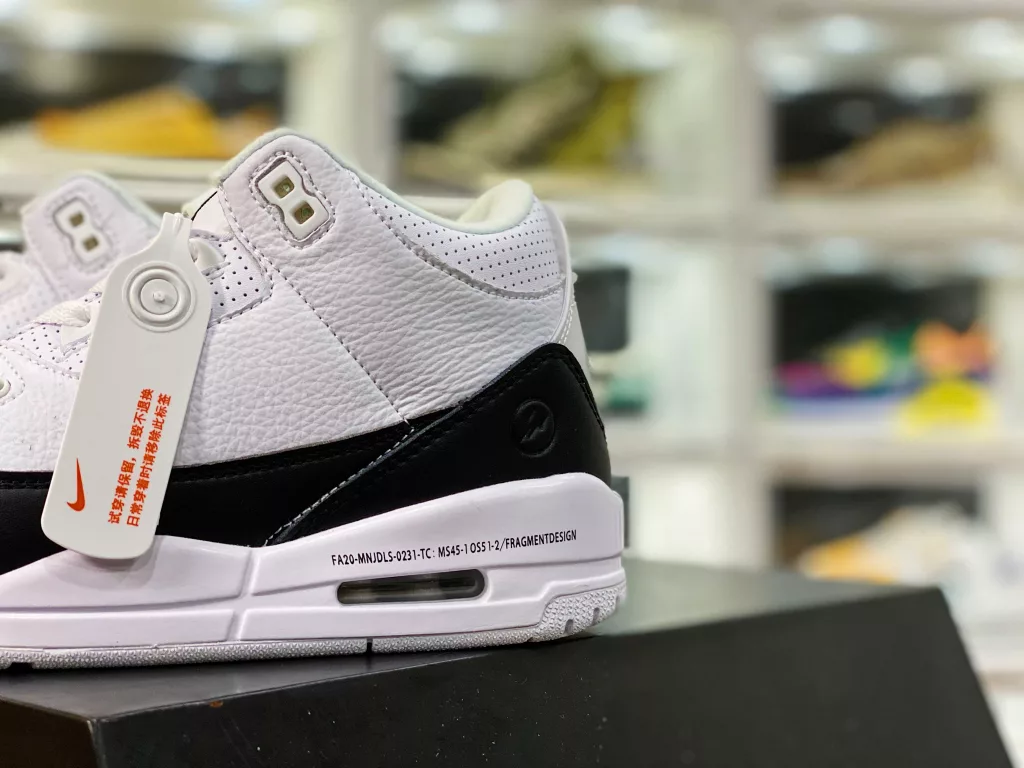 Pure original version 🌈 Fragment Design x Air Jordan 3 AJ3 Qiao 3 Hiroshi Fujiwara Lightning Co branding # The whole pair of shoes are presented with a classic and versatile black and white theme, the upper is made of leather with excellent texture, and the white body matches with black 10