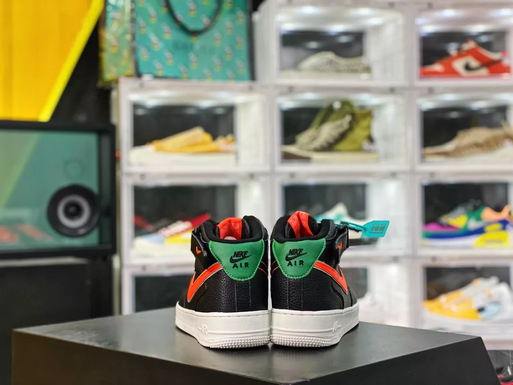 Black Orange Air Force 1'07 LV8 x Stranger Things 