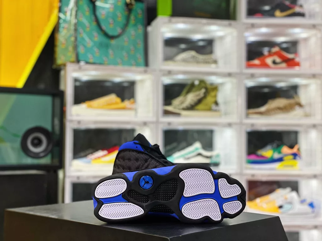 Air Jordan 13 Retro super royal Royal Dongguan factory produces pure original shoes, with almost zero deviation in the development version. Purchase original leather materials, logo, hardware components, and develop private molds at high prices to eliminate fake versions at a glance. # Original shoes 1:110