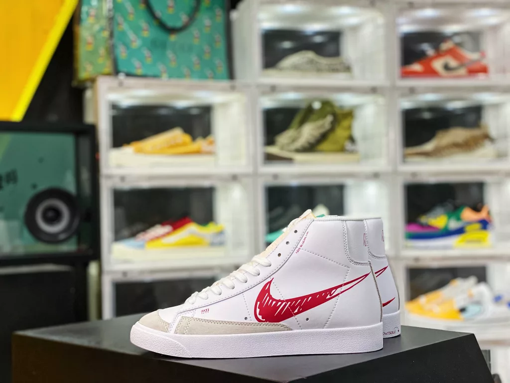 Nike Blazer Mid Versatile Piece Company level Strongest Nike Blazer Trailblazer ‼️ The timeless trend of IP craftsmanship, fine needle stitching, and wiring all follow the original shoe label, the original box, and the pure original shoe upper pulled back from Qingdao QT, LX3, factory made in 10