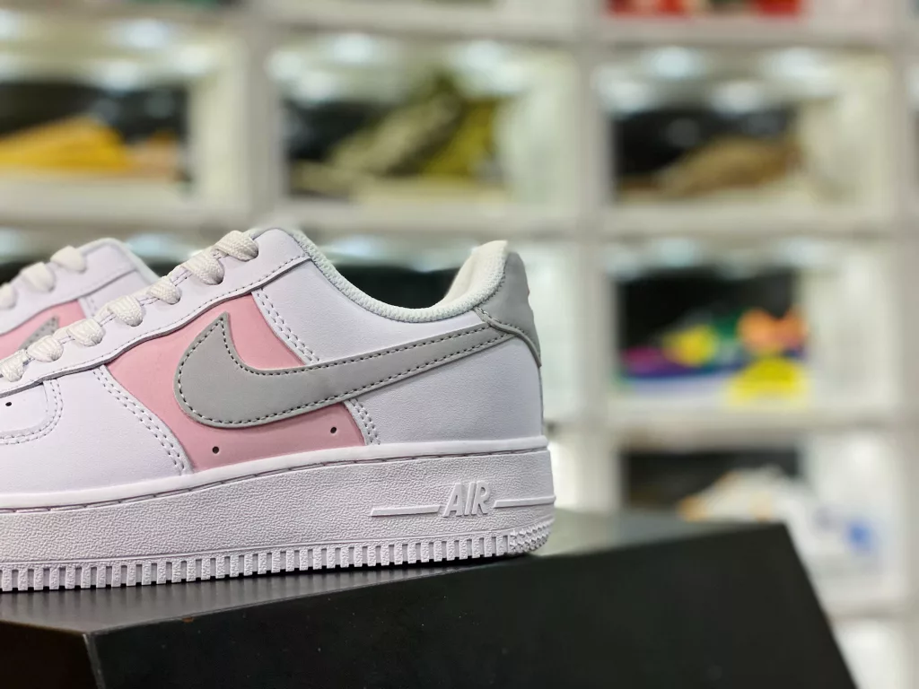 Nike Air Force1 Ronnie Fieg it Air Force One low top creates the most genuine version, focuses on foreign trade channels, the first layer of authentic full-length built-in air cushion, original box accessories, midsole steel seal, built-in air cushion, article number CU2980-1910