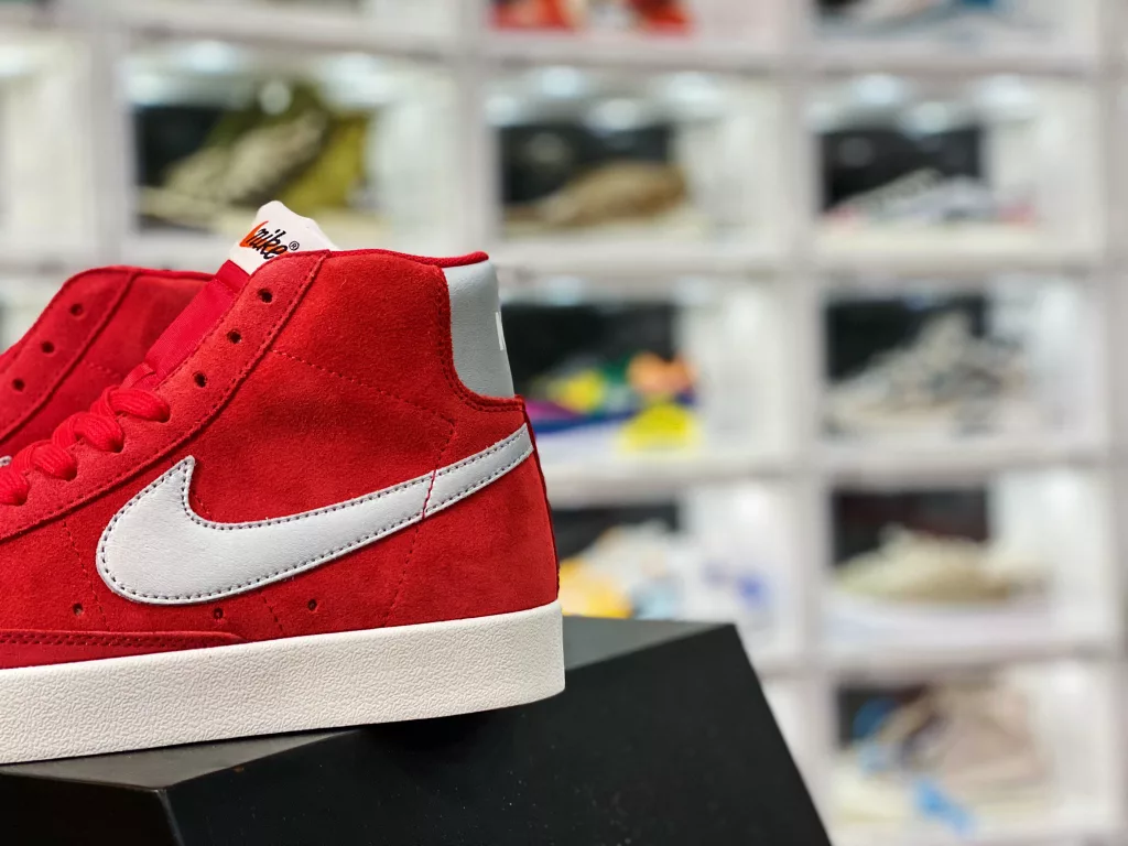 Nike Blazer Mid Versatile Piece Company level Strongest Nike Blazer Trailblazer ‼️ The timeless trend of IP craftsmanship, fine needle stitching, and wiring all follow the original shoe label, the original box, and the pure original shoe upper pulled back from Qingdao QT, LX3, factory made in 10