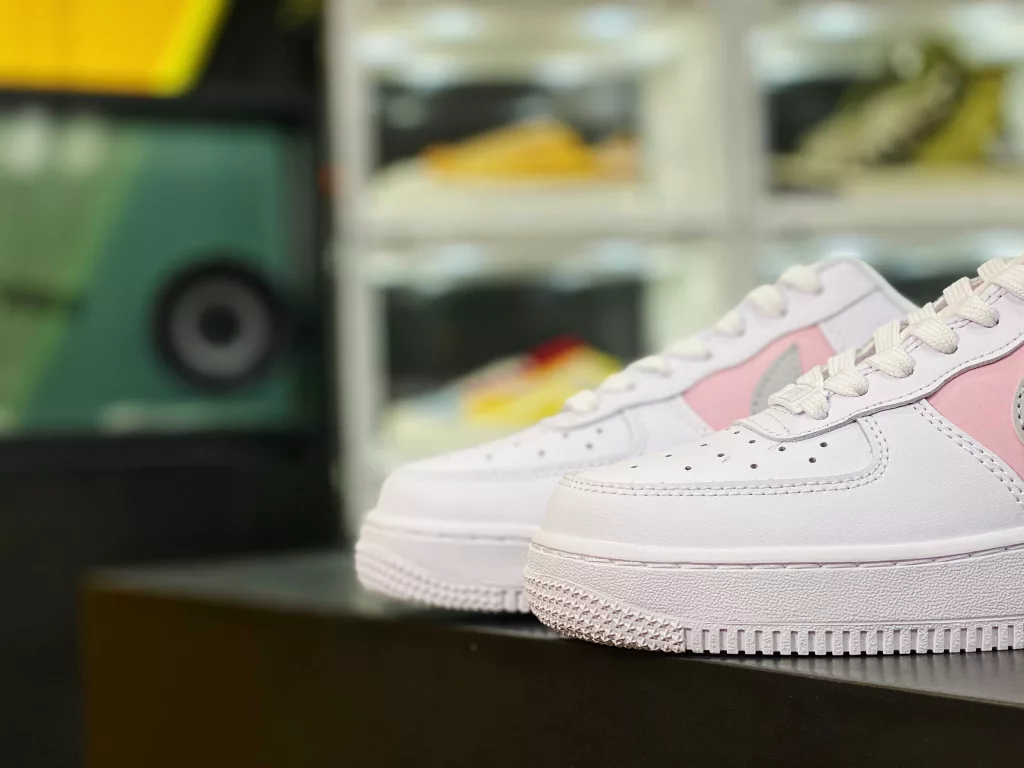 Nike Air Force1 Ronnie Fieg it Air Force One low top creates the most genuine version, focuses on foreign trade channels, the first layer of authentic full-length built-in air cushion, original box accessories, midsole steel seal, built-in air cushion, article number CU2980-1910