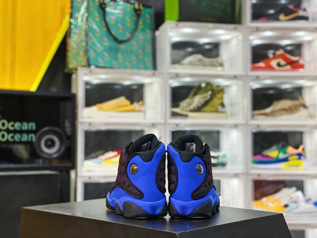 Air Jordan 13 Retro super royal Royal Dongguan factory produces pure original shoes, with almost zero deviation in the development version. Purchase original leather materials, logo, hardware components, and develop private molds at high prices to eliminate fake versions at a glance. # Original shoes 1:110