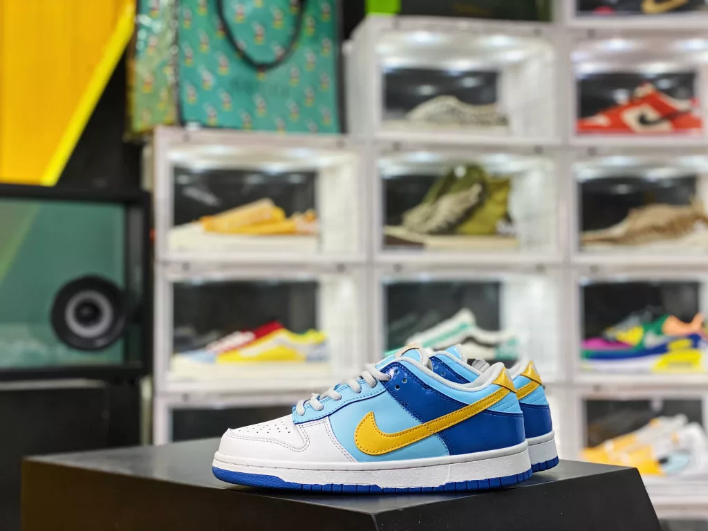 SB board shoes Blue white yellow original last original cardboard development version Nike Dunk Low Pro 2020 low top casual sports Skate shoe thickened tongue filling, greatly improving comfort and making it easier to wear and take off; The midsole has added foot 10